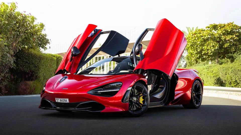 McLaren 720S - 885x460
